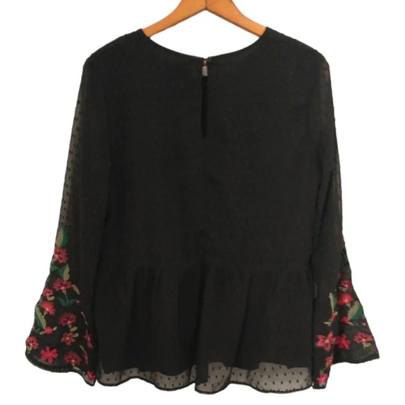 American Eagle Top Large Swiss Dot-with Floral Embroidery - Picture 7 of 13